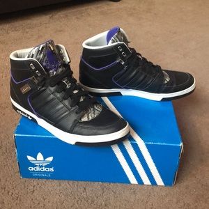 ADIDAS Hard Court Hi 2- Size 10.5 Men’s